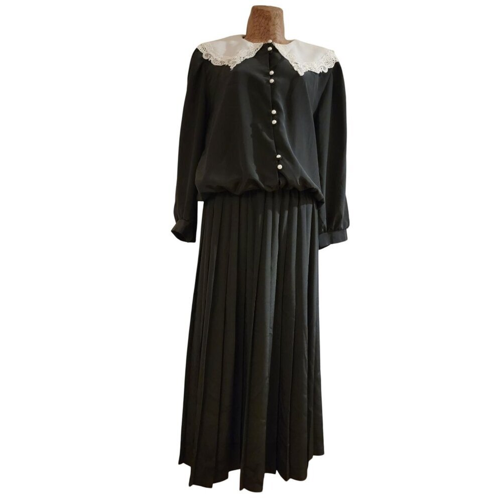 Vintage Lisa II  80s Black Knee-High Dress with White Lace Collar Size 14